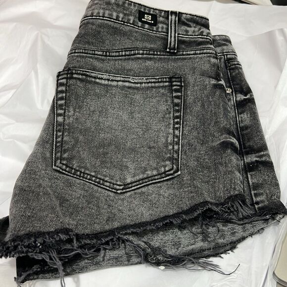 L.T.J. Letter To Juliet raw hem cutoff washed black denim jean shorts Large NWT - Picture 8 of 14
